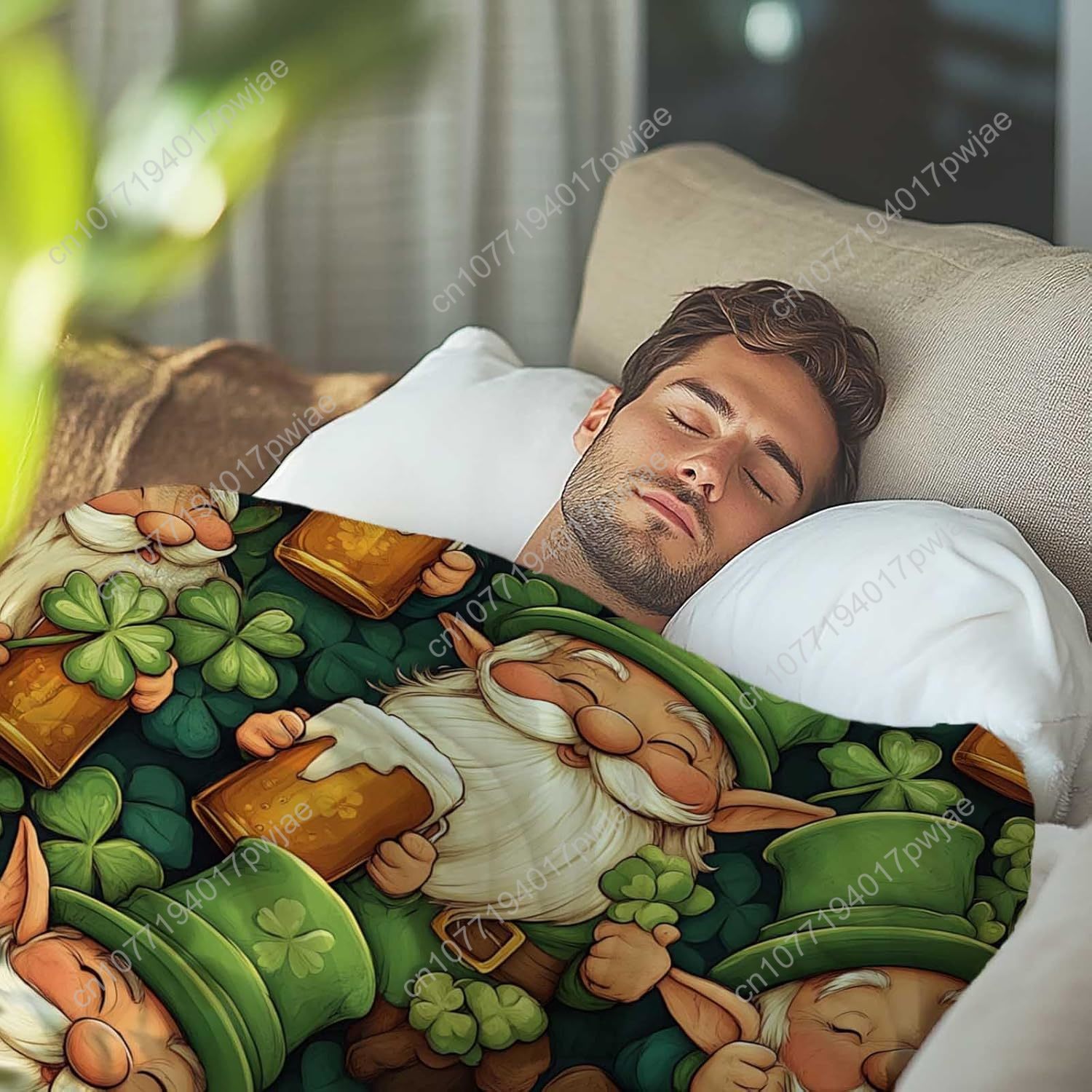 St. Patrick’s Day Gnome Throw  - Home Textiles & Decorations 评论和价格